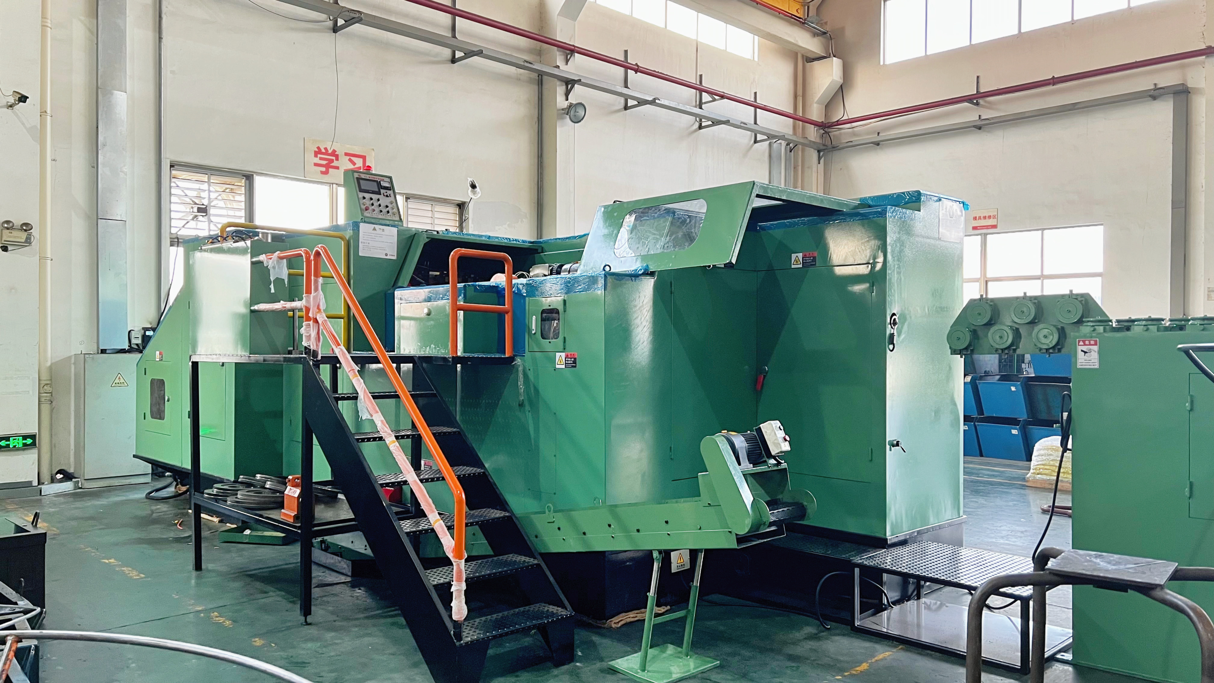 Pag-upgrade sa Aming Mga Tool, Pagpapasakdal sa Ating Craft: Ipinakilala ng Jinsixi ang 24B Cold Heading Machine upang Gumawa ng Malalaking Laki na Fastener